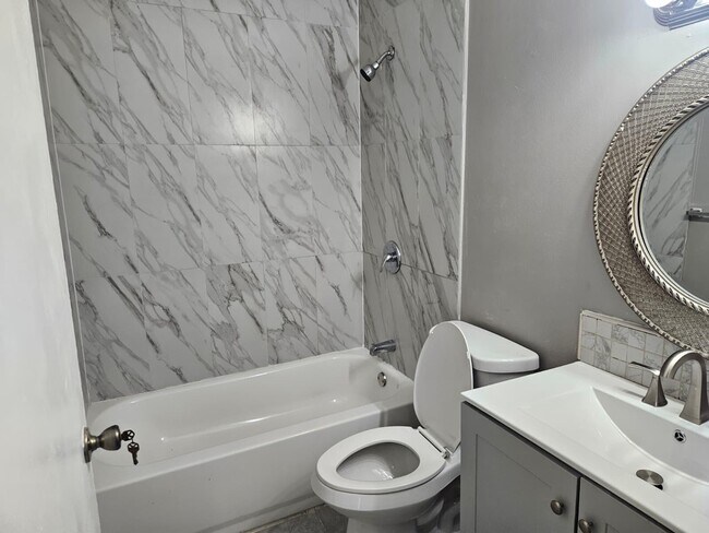 Building Photo - 6147 Moonbeam Dr