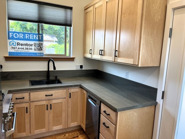 Building Photo - Sunny, Charming Pet-Friendly Brand New 2025 1 Bedroom Home for Lease in Blue Lake, CA