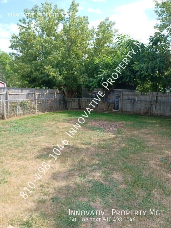 Building Photo - 1121 W Buder Ave