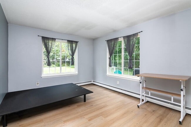 Building Photo - 43 Riverdell Dr