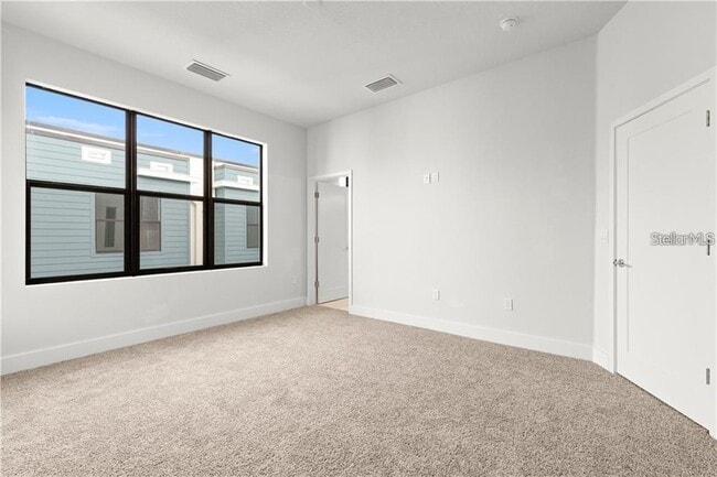 Building Photo - 4810 W McElroy Ave