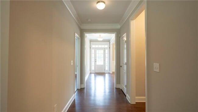 Building Photo - 3731 Ivy Lawn Dr NE