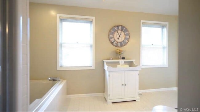 Building Photo - 1 Shadow Vale Dr