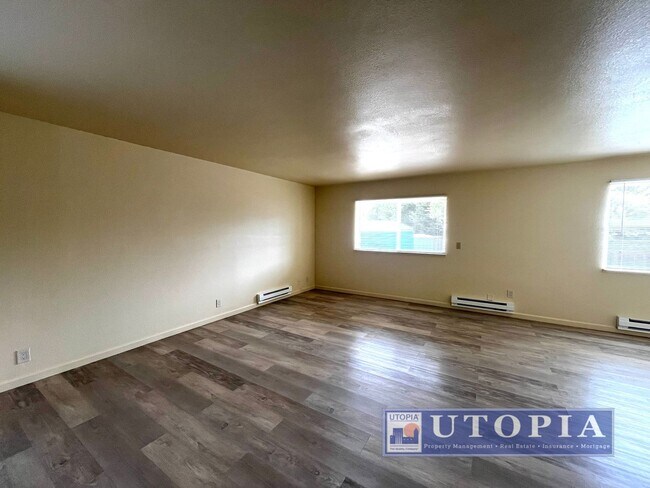 Building Photo - Capitola Gem: 2Bd/1Ba Ground Floor Apartme...
