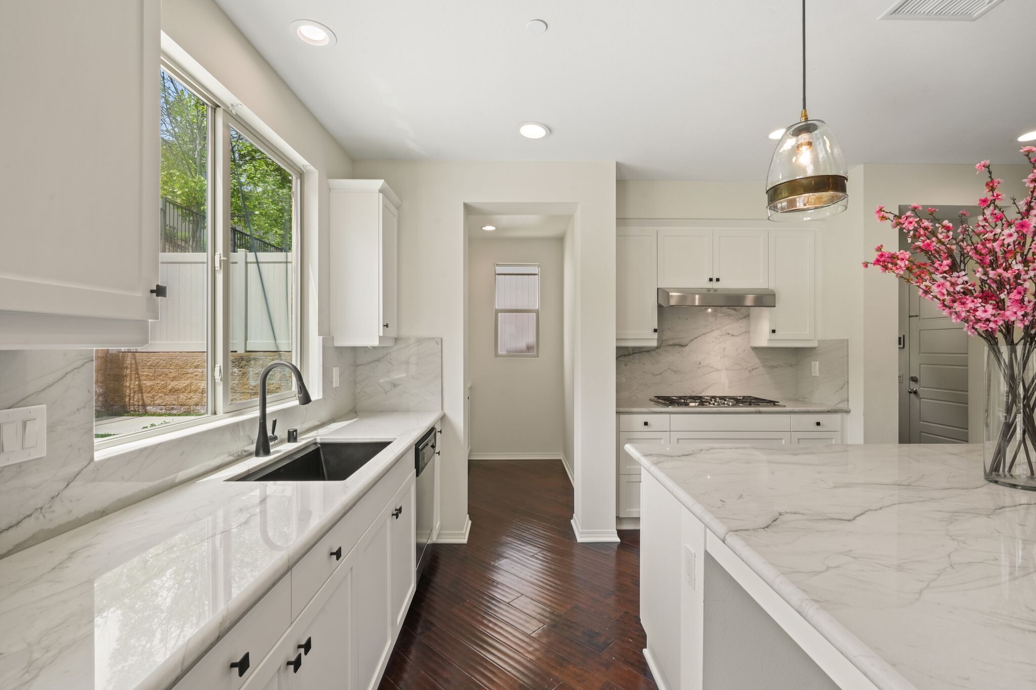 Remodeled Large kitchen - 4928 Princess Dr