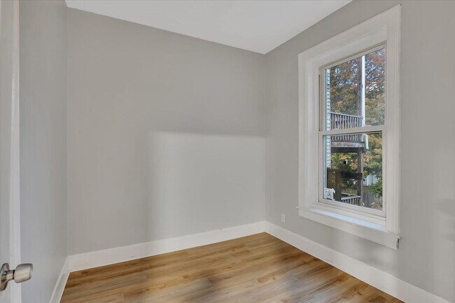 Building Photo - "Spacious 3-Bed Home at 57 1/2 Saratoga Av...