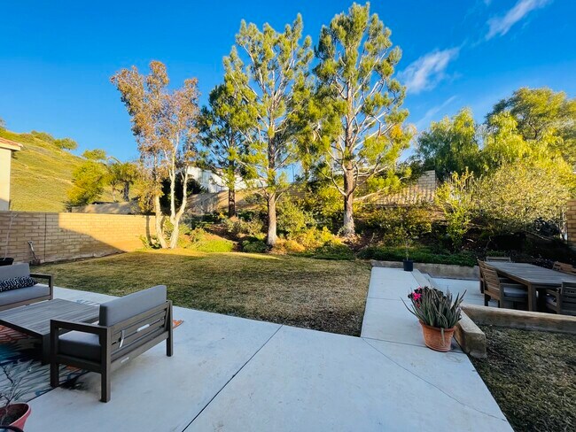 Building Photo - 21827 Taylor Ct