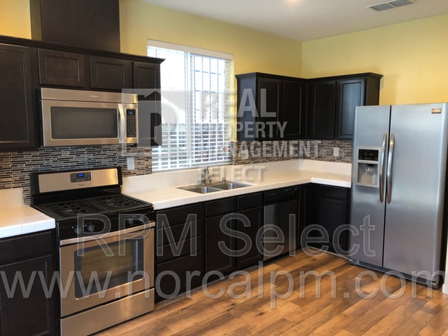 Building Photo - 8893 Robbins Rd