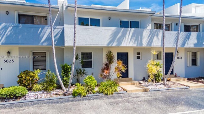 Building Photo - 3827 NE 166th St