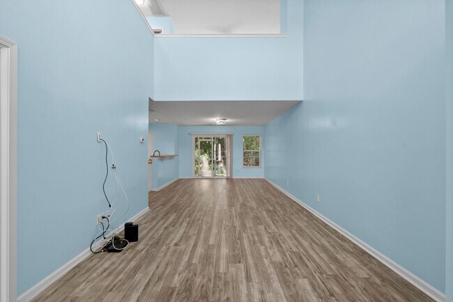Building Photo - 1096 Harvester Cir