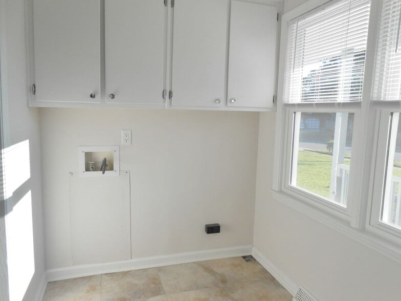 Building Photo - 199 Tall Pines Rd