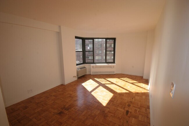 Primary Photo - 145 Fourth Avenue