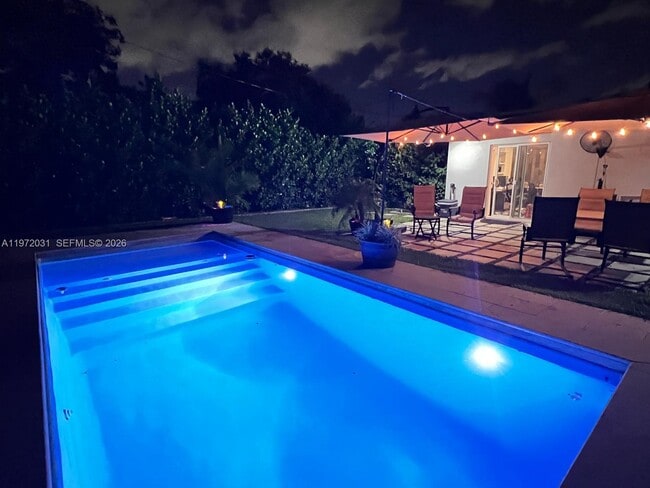 Building Photo - 1430 NE 149th St