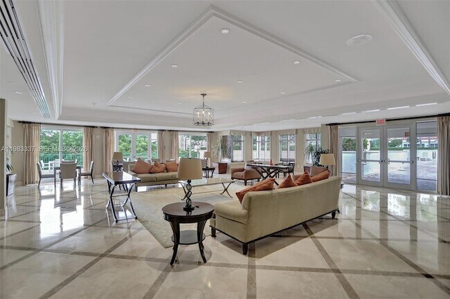 Building Photo - 20000 E Country Club Dr