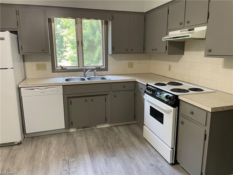 Building Photo - 4435 Ridgedale Dr