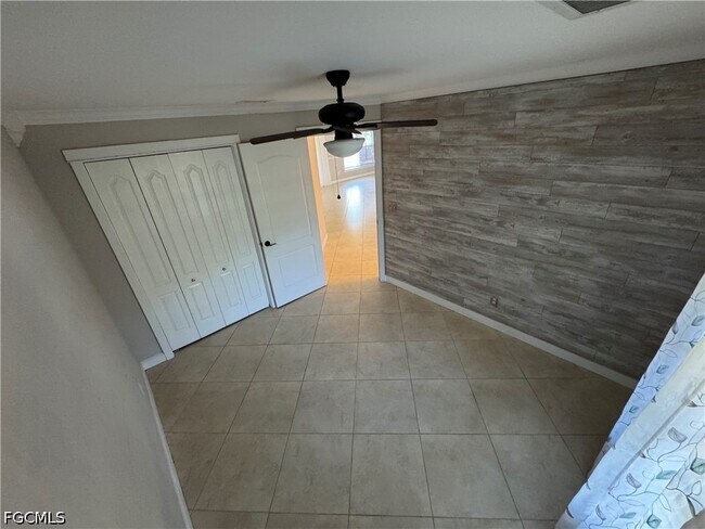 Building Photo - 3313 35th St W