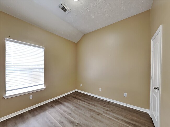 Building Photo - 2315 Perkins Crossing Dr