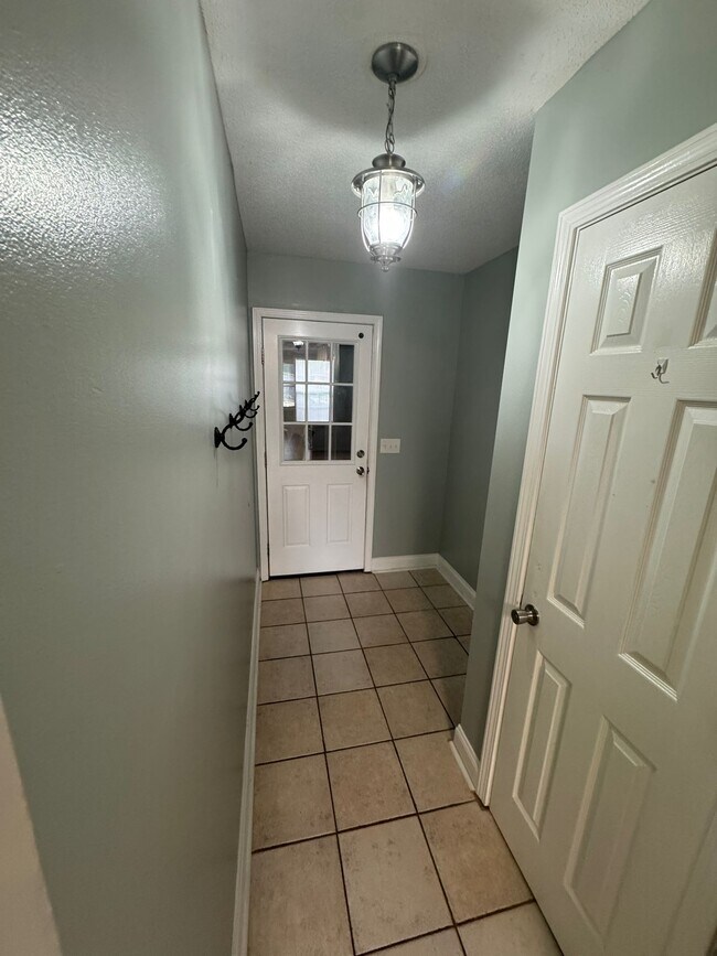 Building Photo - 111 Weatherstone Pl