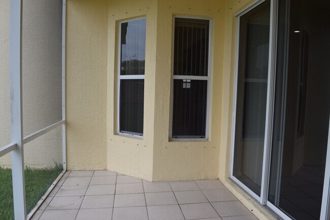Building Photo - Stunning upgraded and immaculately maintained 3/2/2 home close to Gatlin I-95