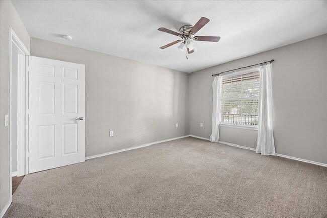 Building Photo - 9025 Sun Shower Bend