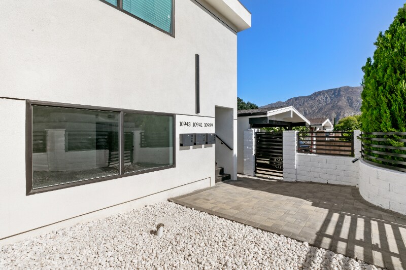 Building Photo - 10943 Christine Way