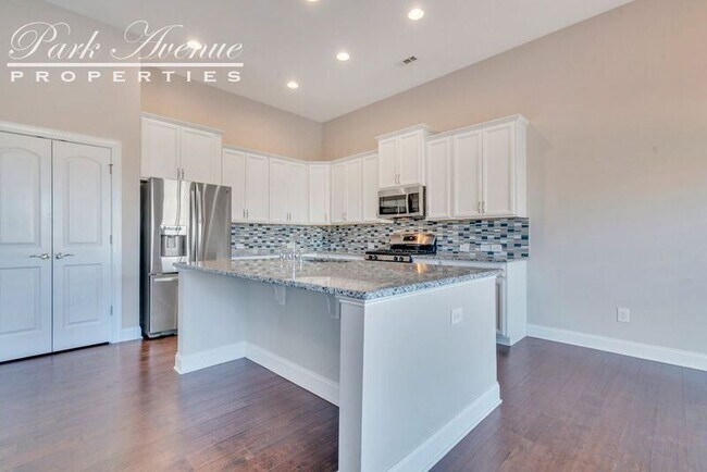Building Photo - 444 Trillium Way