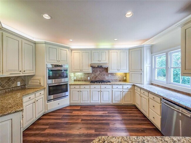 Building Photo - 2502 Oak Hill Overlook