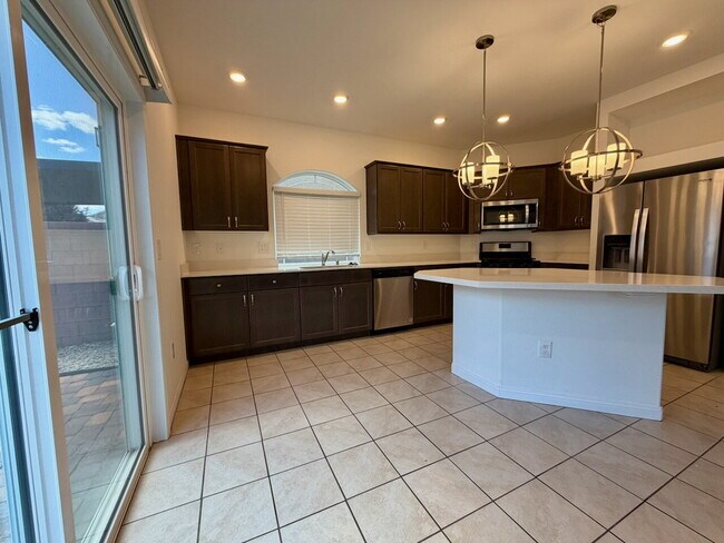 Building Photo - BEAUTIFUL 5 BED 3.5 BATH 3-STORY SINGLE FAMILY HOME WITH 2-CAR GARAGE, SUPER-SIZED LOFT & LOW-MAI...