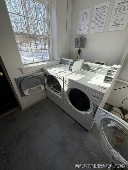 Building Photo - 1 Colonial Dr