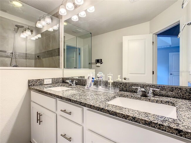 Building Photo - 5021 Skyview Ln