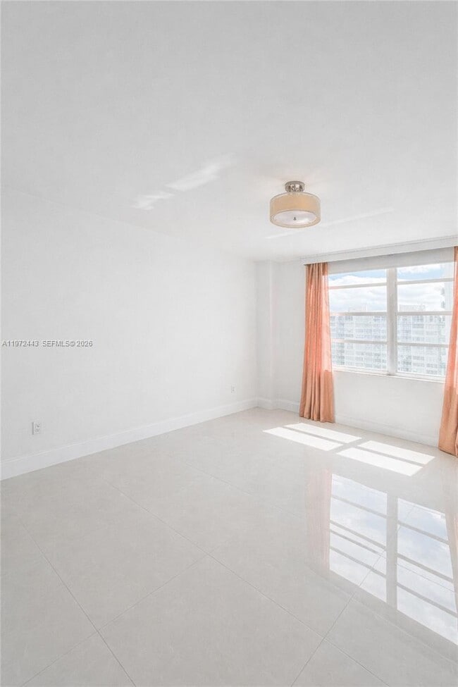 Building Photo - 2780 NE 183rd St