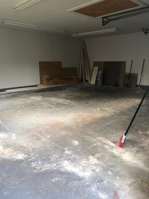 Building Photo - 1442 Chamboard Ln