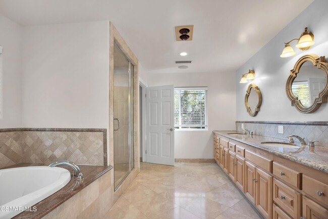 Building Photo - 4539 Mammoth Ave