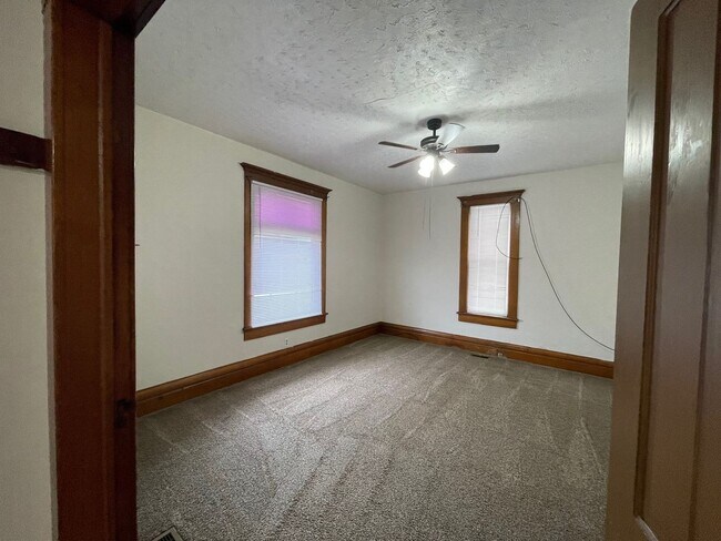 Building Photo - 334O