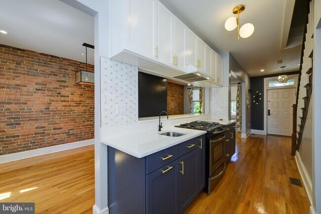Building Photo - 1123 7th St NE