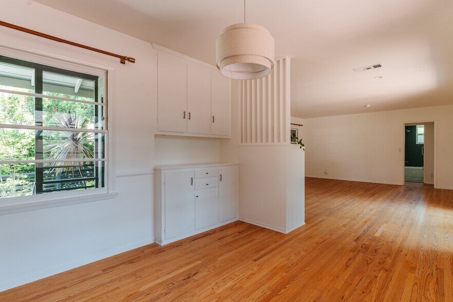Building Photo - 3551 W Ave 42