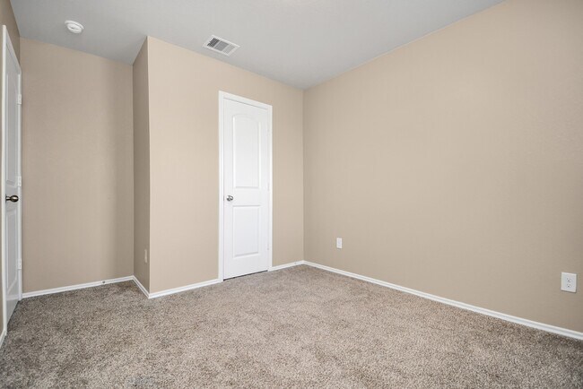 Building Photo - 5415 Dover Ter Wy