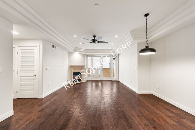 Building Photo - 12044 Hoffman St