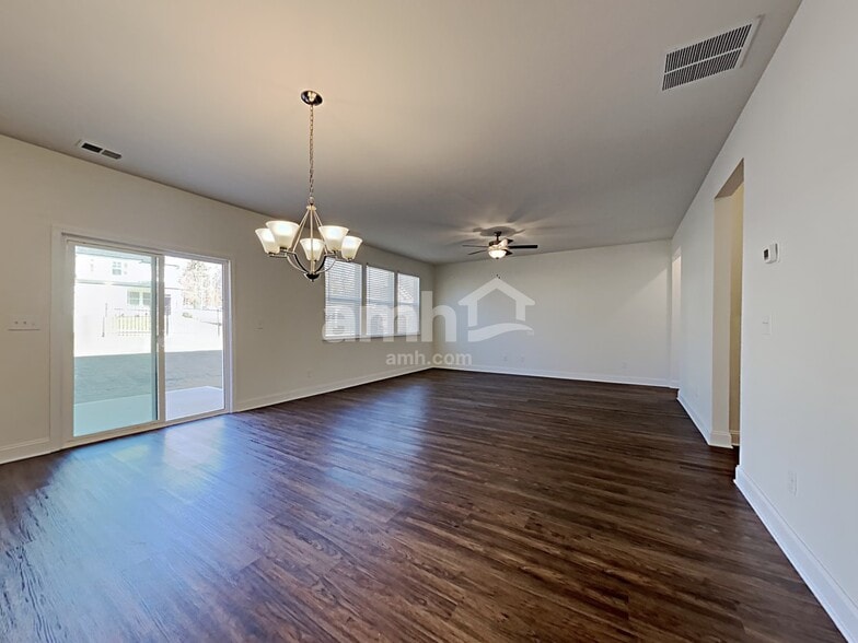 Building Photo - 108 Fairway Crossing Way