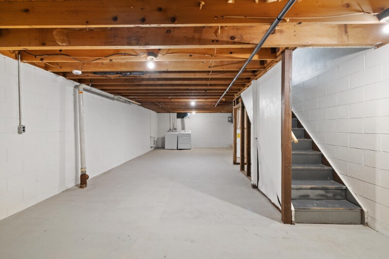 Building Photo - 6301 Frankn Dot Dr
