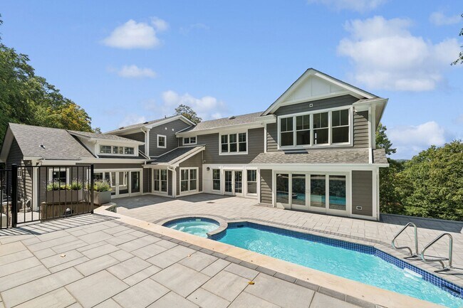 Building Photo - 976 Scioto Dr