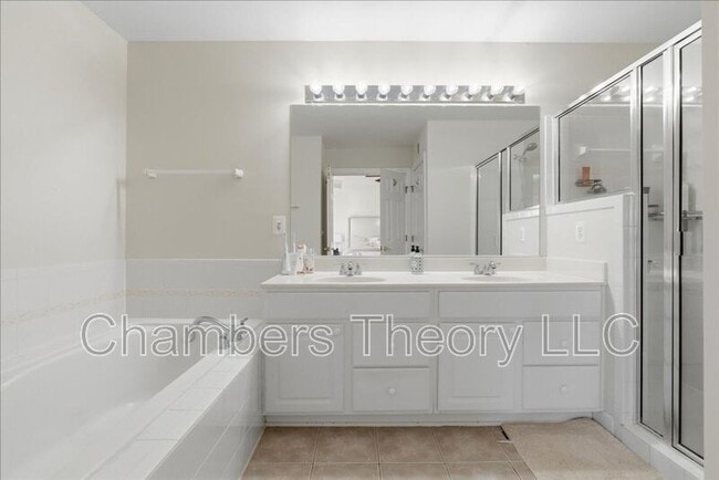 Building Photo - 8407 Chaucer House Ct