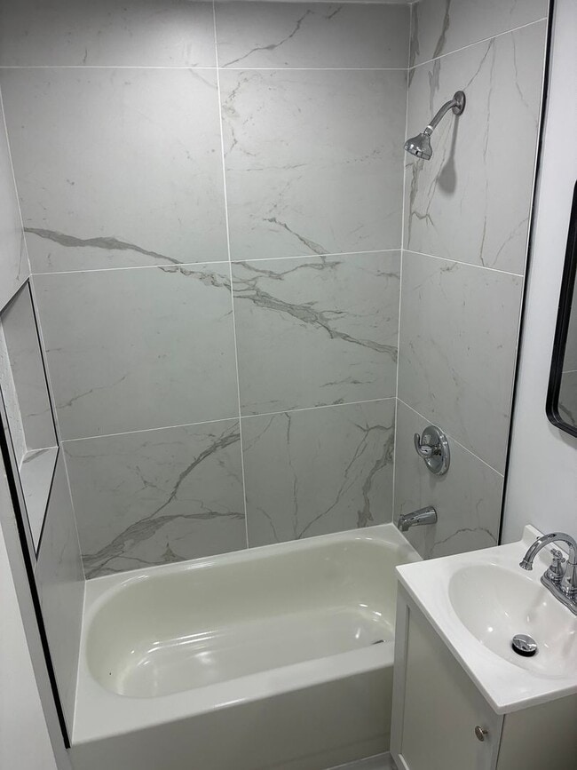 Building Photo - Stylish Renovated Home