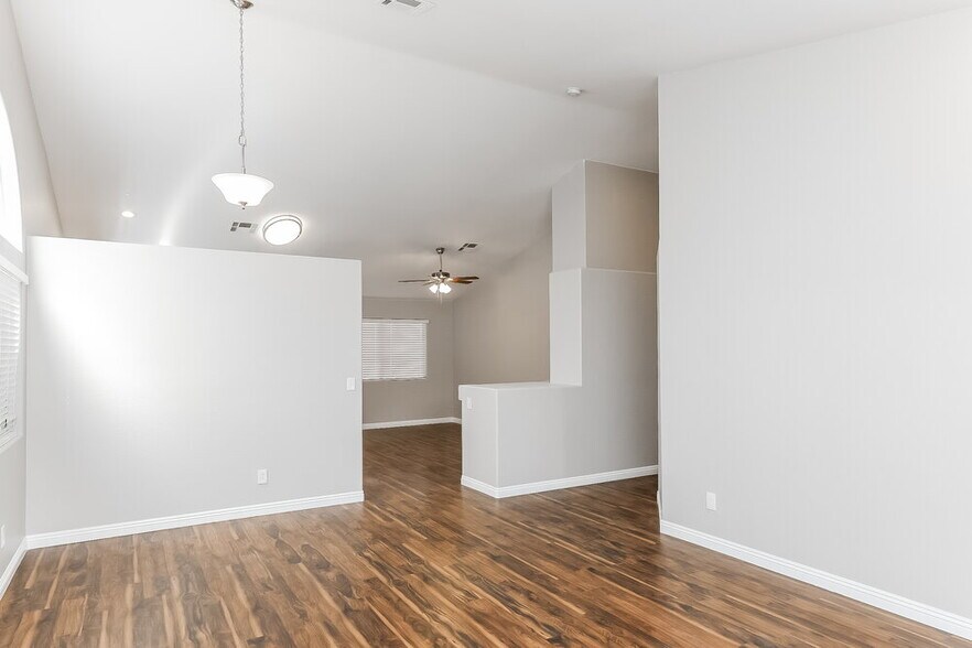 Building Photo - 828 Dulce Fountain Way