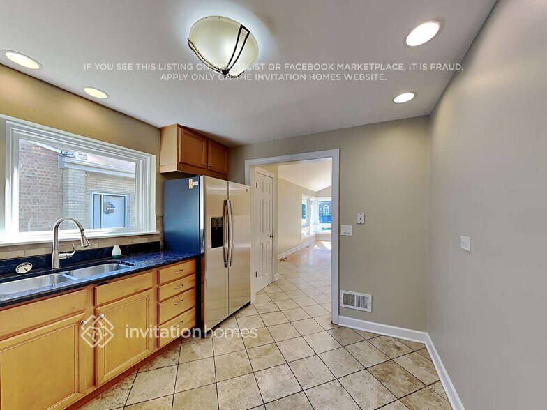 Building Photo - 9051 Forestview Rd