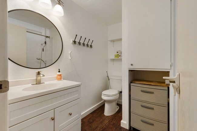 Building Photo - Newly Renovated Bothell Home Sitting on 1 Acre of Land!