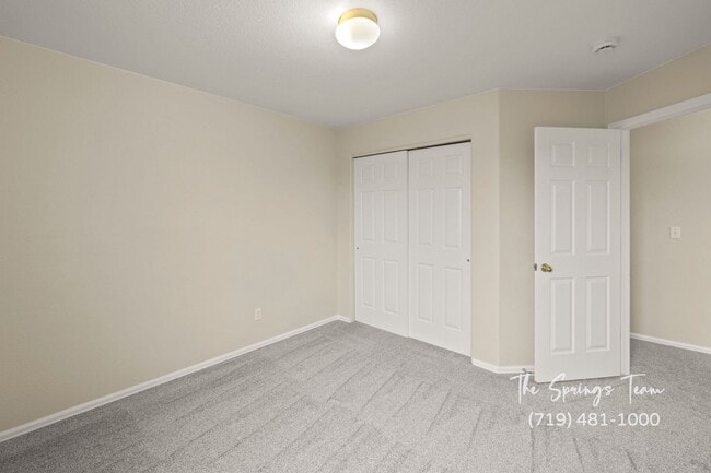 Building Photo - CHARMING 3BD/2BA CONDO featuring FRESH UPDATES - Security Deposit Waiver Available