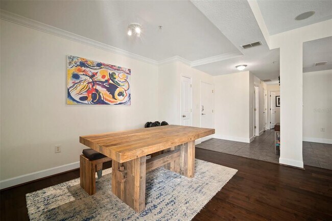 Building Photo - 435 S Oregon Ave