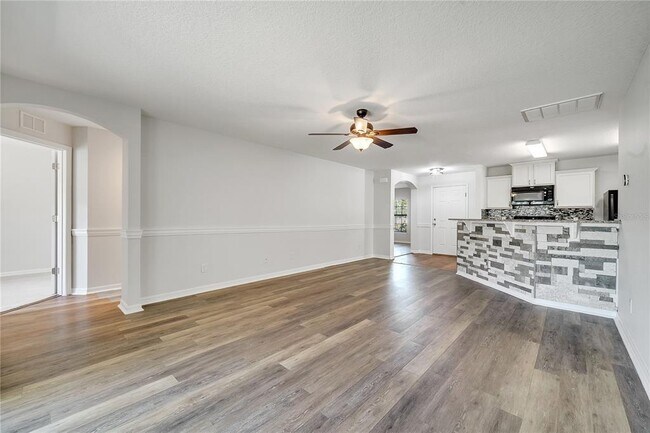 Building Photo - 330 Pheasant Dr