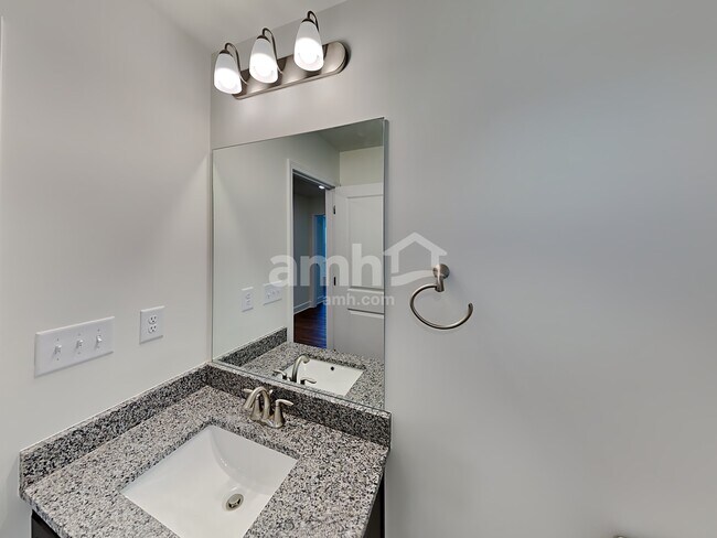 Building Photo - 5125 Canyon Creek Way
